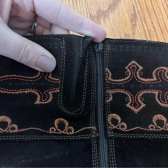 Clarks Dark Brown High Knee Suede Embroidered Wedge Rodeo Boots 8.5 - Picture 9 of 14